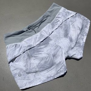 Lululemon LR 2.5” Speed Up shorts, size 4!
